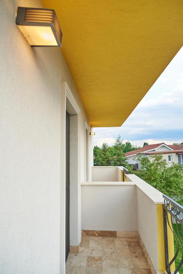 Sun House Residence Timisoara Ngoại thất bức ảnh